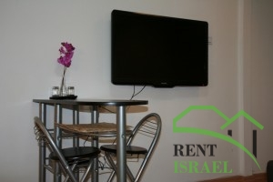 48-1024×683-300×200