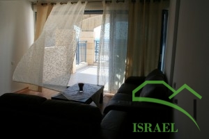 87-1024×683-300×200