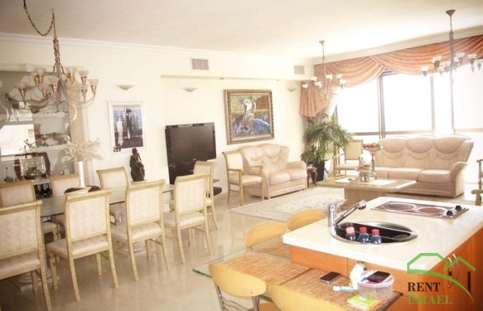 GFRANQ_DENISHTE_37358867_SPARROW