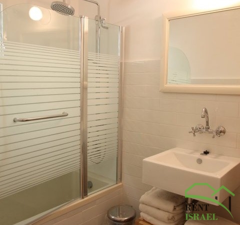 149158_1651449762299_2393317_n