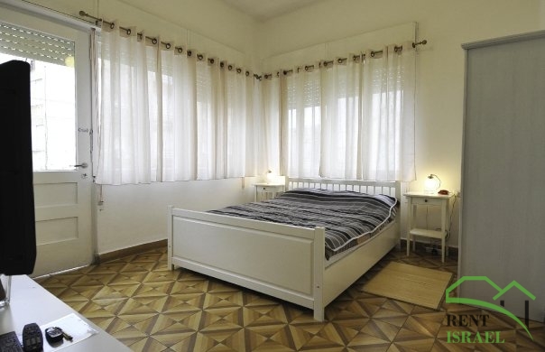 15764_1273870403051_2608804_n (1)