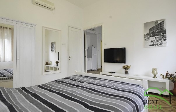 15764_1273870483053_7517523_n