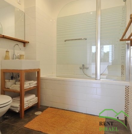 15764_1273870683058_5143691_n