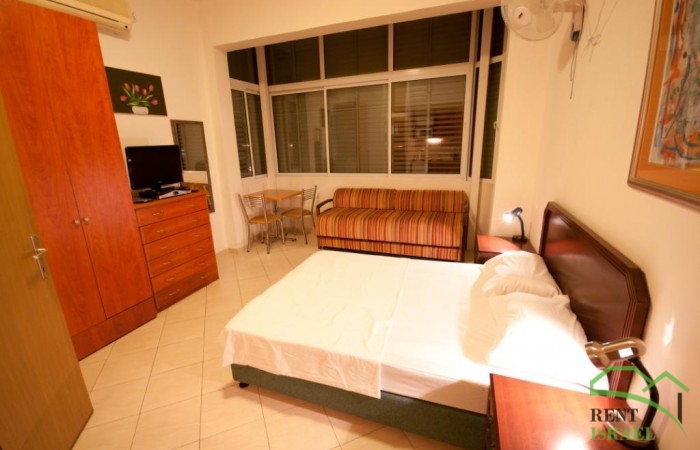 JAB10-Jossi-Large-ST1