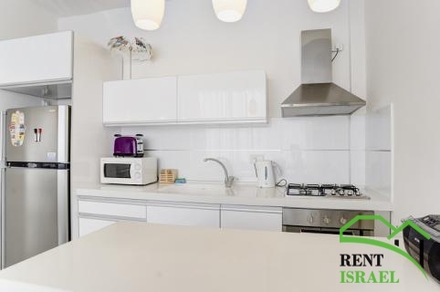 PORTRAIT-320-4a4e4fcca6cd278042864e10f19c203cf7d4e23fd11cd342c5c109c6857bd2dd