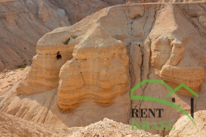 Пещера в Иудейской пустыне 