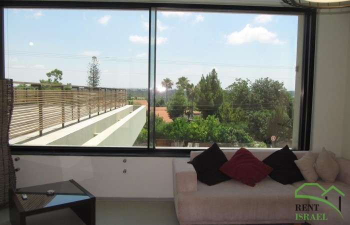 92786196-c055-4a33-9dff-e340918271c7