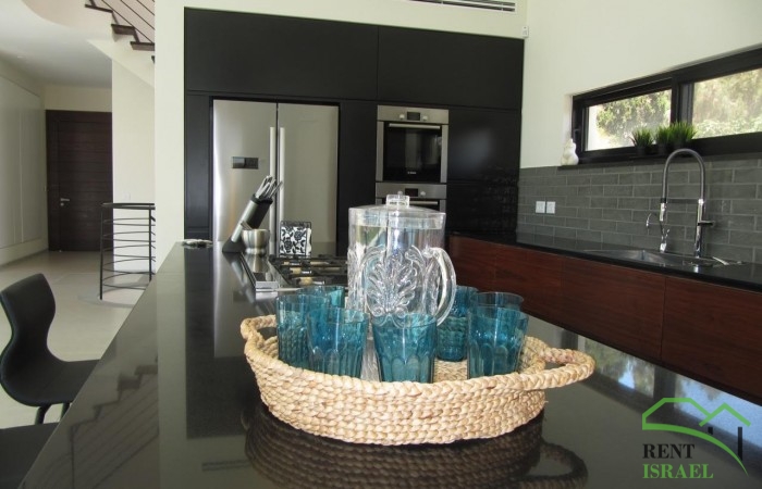 a9398f77-23e2-4a56-9773-557bffa755bc