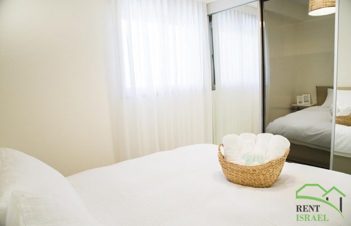 aa1aded2-0e38-4941-8f52-75c3bfed150a